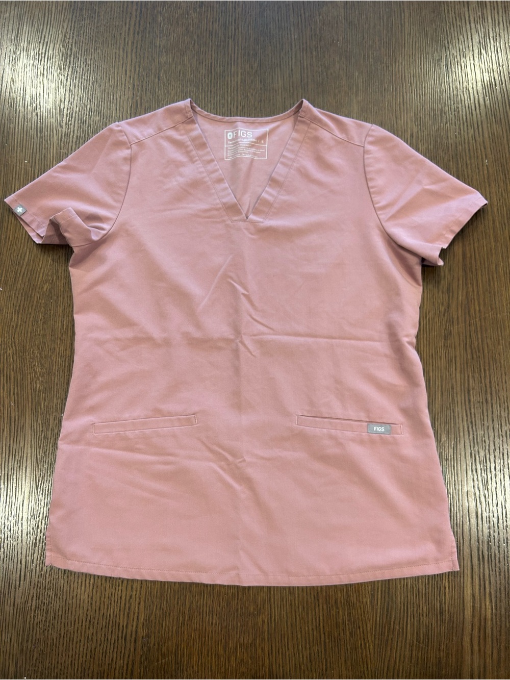 Figs Women's Short Sleeve V-Neck Top in Dusty Rose